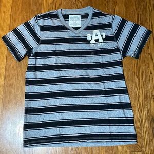 Aeropostale Mens Large T-shirt.